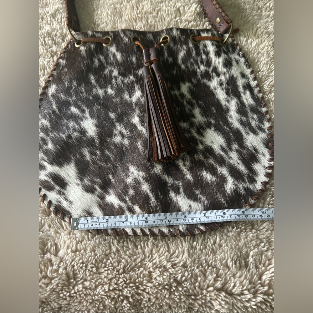 Source Unknown Brown and White Cowhide Shoulder Bag - Picture 5 of 8